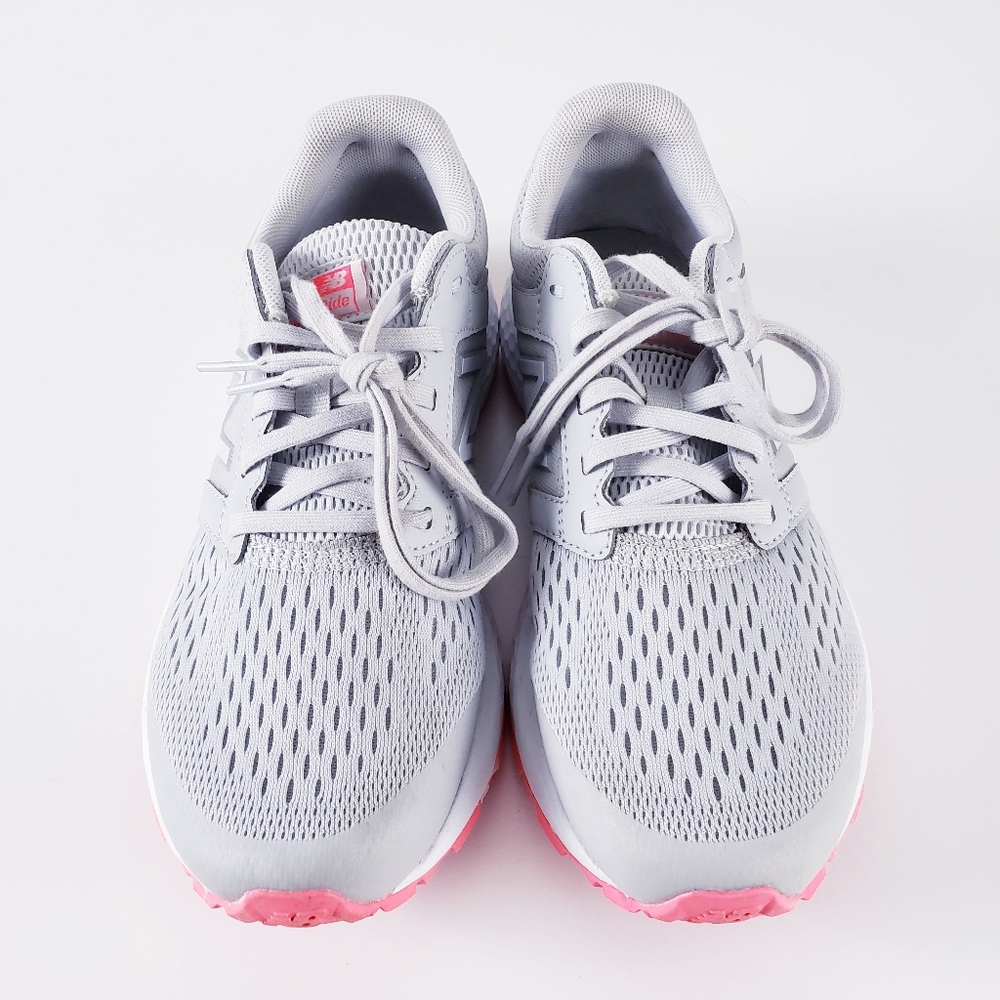 New Balance 520v5 Fresh Foam Running Shoe - Picture 2 of 9